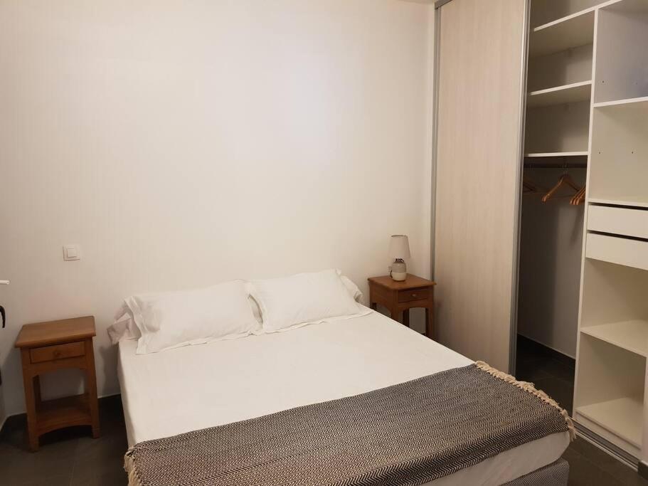Case Terre Sainte - Maison Meublee F3 Zewnętrze zdjęcie